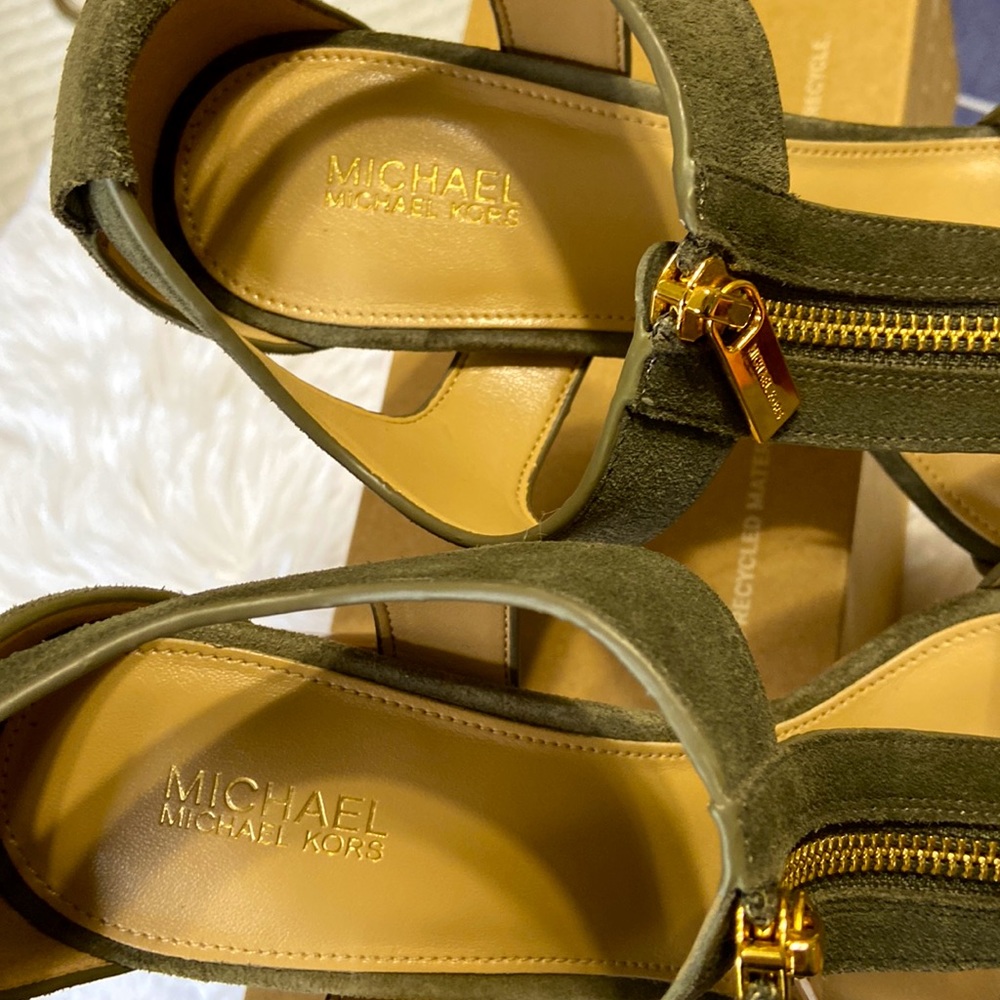 Michael Kors Olive Green Suede Platform Heels with Wood-Effect Block Heel - Picture 7 of 10